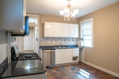 Mission Hill Large Duplex Style 6 Bed 2 Bath on Parker Hill Ter. in Mission Hill Boston - $10,200