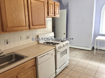 Brookline 4 Beds 1 Bath  Boston University - $6,600