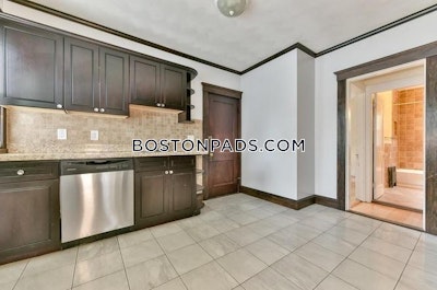 Brighton 3 Beds 1 Bath Apartment Boston - $3,200