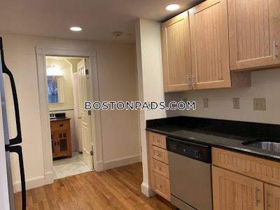 Fenway/kenmore Beautiful 1 bedroom Apartment on Commonwealth in Back Bay!!!! Boston - $3,275