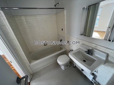 Brookline 1 Bed 1 Bath BROOKLINE- COOLIDGE CORNER $3,453  Coolidge Corner - $3,403