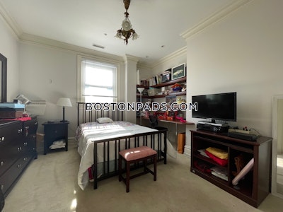 Back Bay 3 Bed, 5 Bath Unit Boston - $14,000