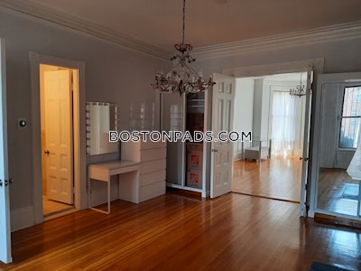 Back Bay 1 Bed 1 Bath Boston - $3,490