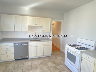 Somerville Spacious sunny 3 bed 1 bath in quiet Somerville neighborhood!  Tufts - $4,000 No Fee